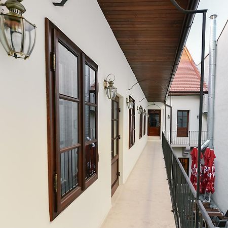 Le Petit Paris Hotell Cluj-Napoca Eksteriør bilde