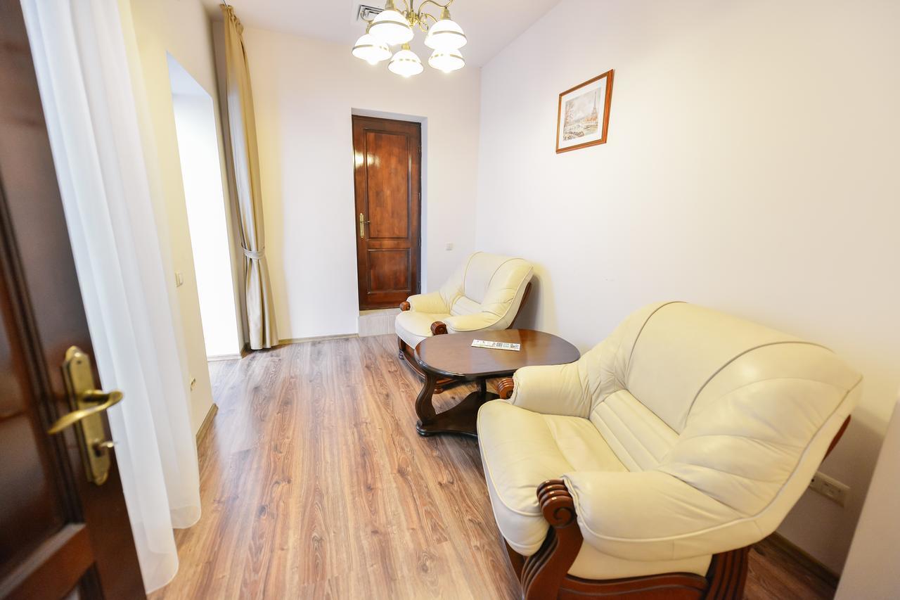 Le Petit Paris Hotell Cluj-Napoca Eksteriør bilde