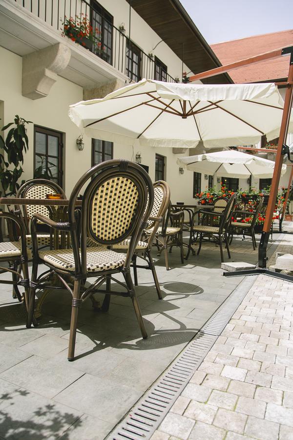 Le Petit Paris Hotell Cluj-Napoca Eksteriør bilde