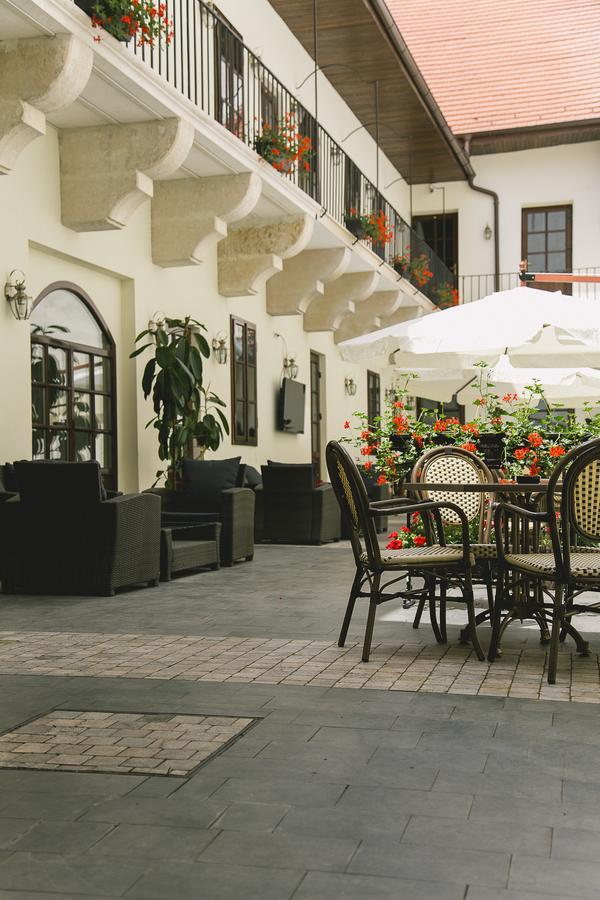 Le Petit Paris Hotell Cluj-Napoca Eksteriør bilde
