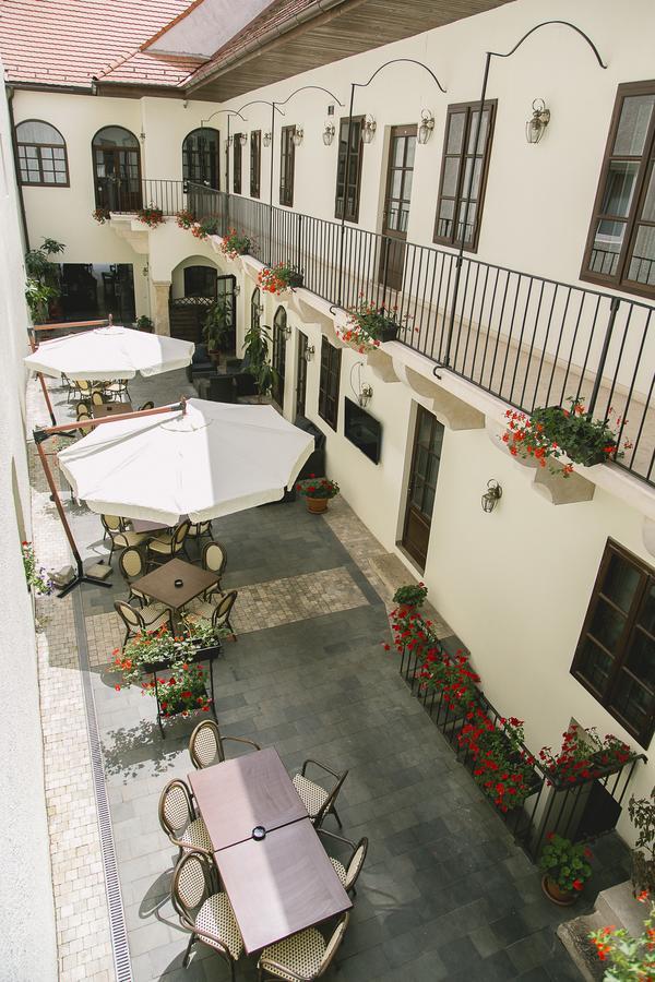 Le Petit Paris Hotell Cluj-Napoca Eksteriør bilde